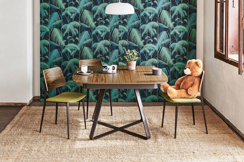 Paul extension kitchen table with Joe TS-LG dining chairs by Midj