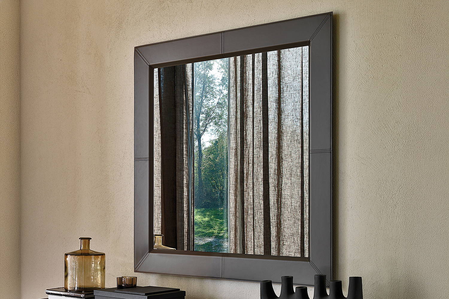Photo leather mirror square version.