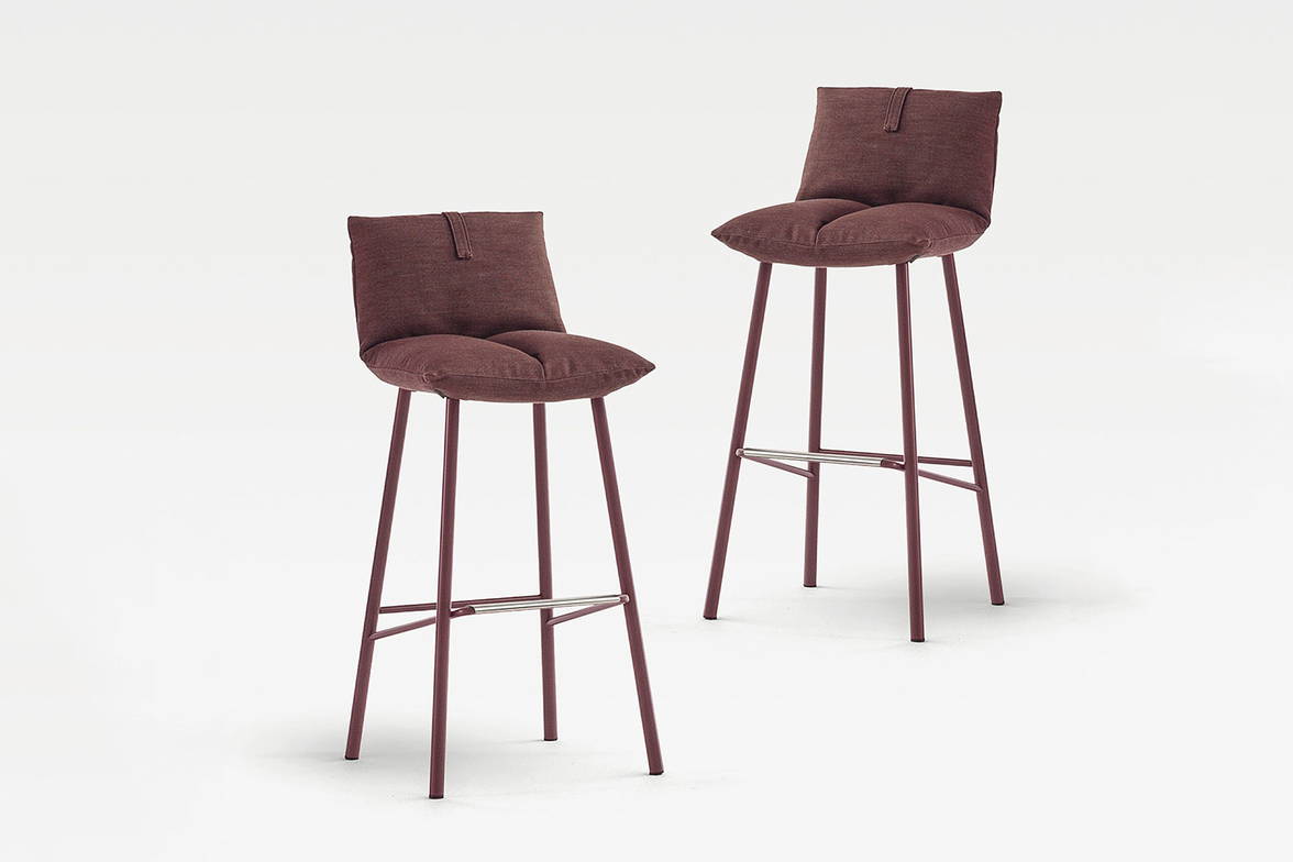 Pil Too counter and bar stools by Bonaldo Pil Too counter and bar stools by Bonaldo