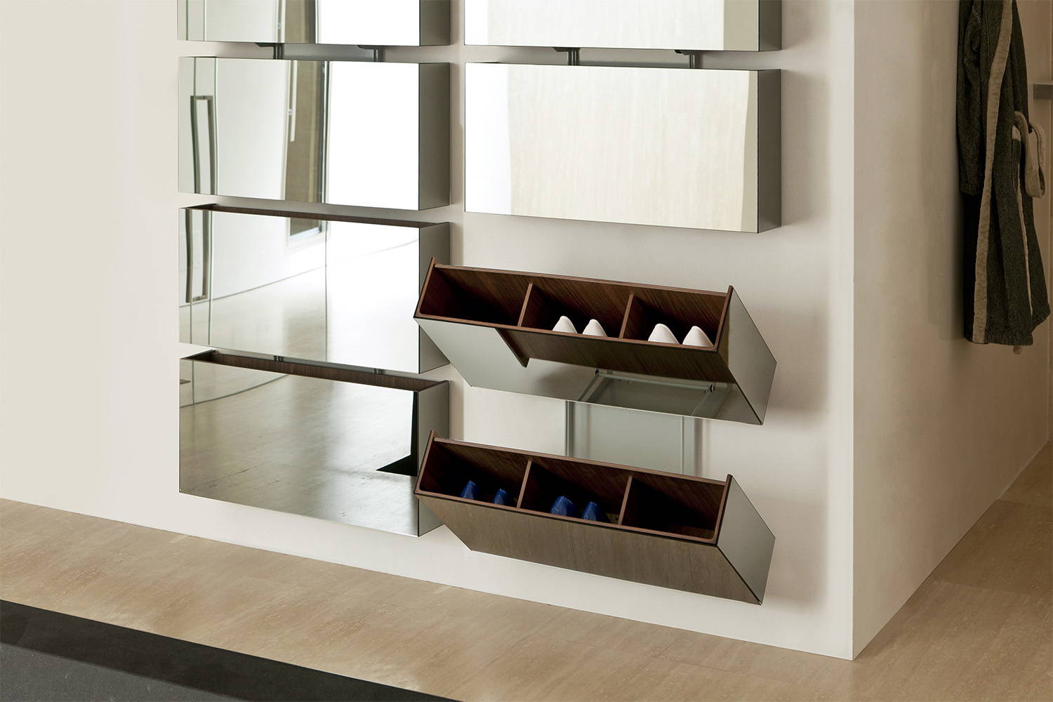 Pit Stop Shoe Rack by Porada | room service 360°
