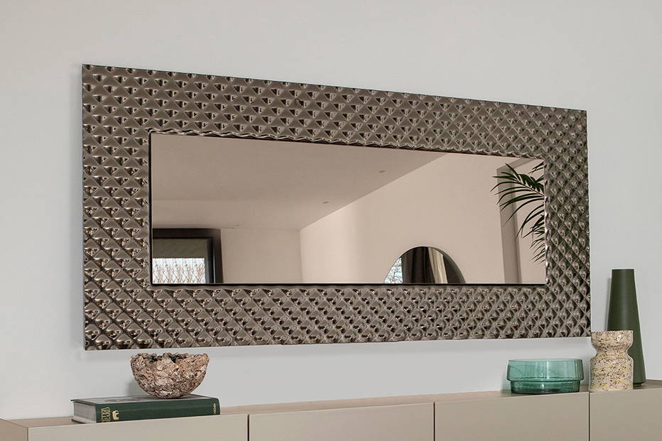 Pitti Mirror