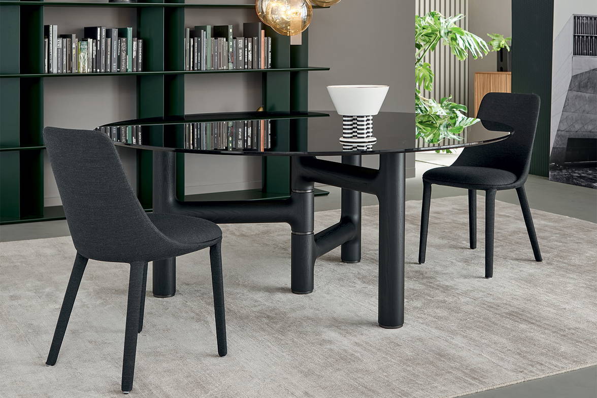 Pivot round dining table by Bonaldo Pivot round dining table by Bonaldo