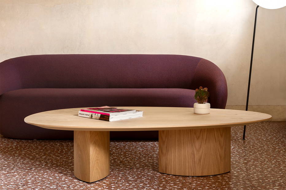 Plautino Coffee Table with Nebulone Sofa 