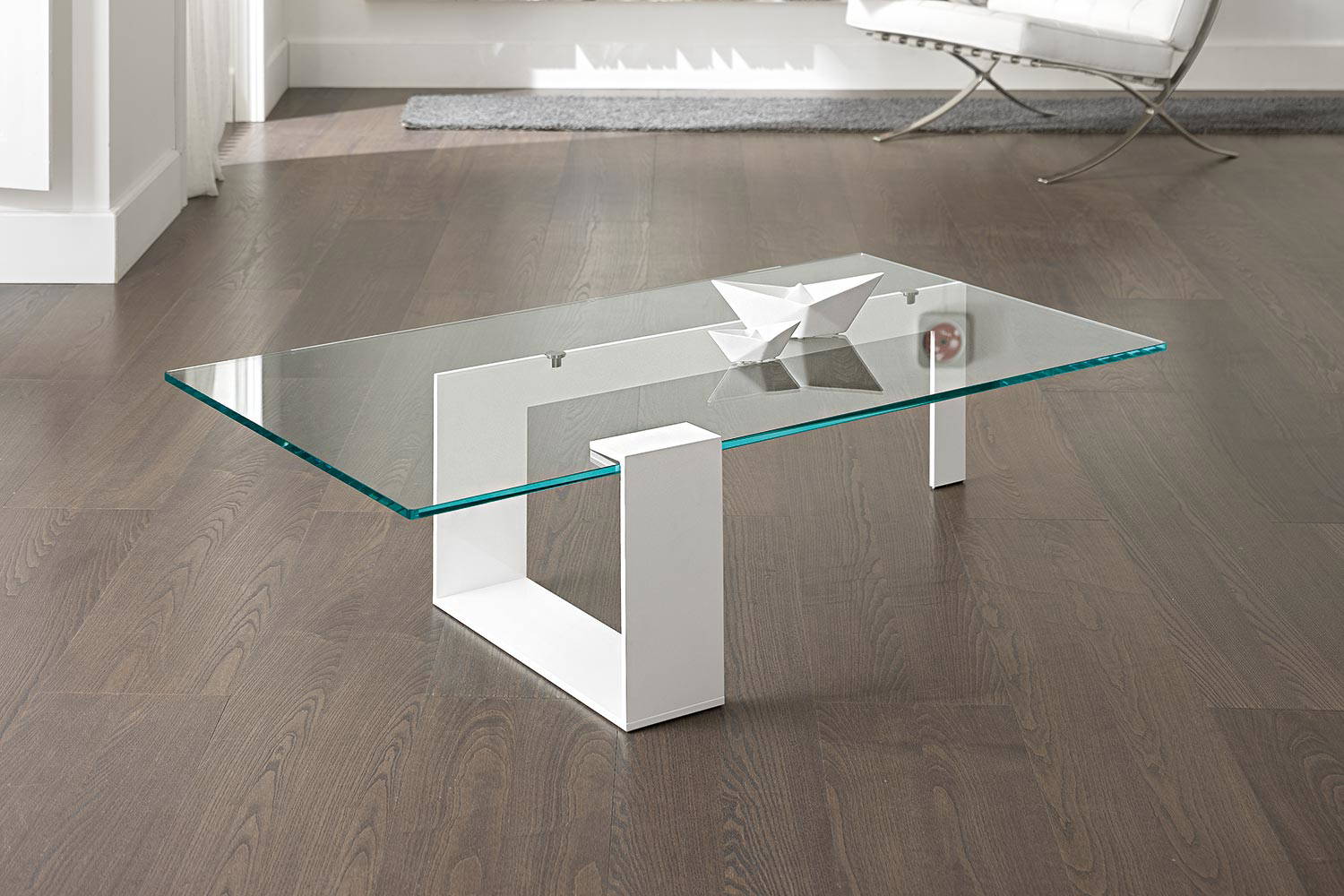Plinsky coffee table with white base and extra clear glass top by Tonelli