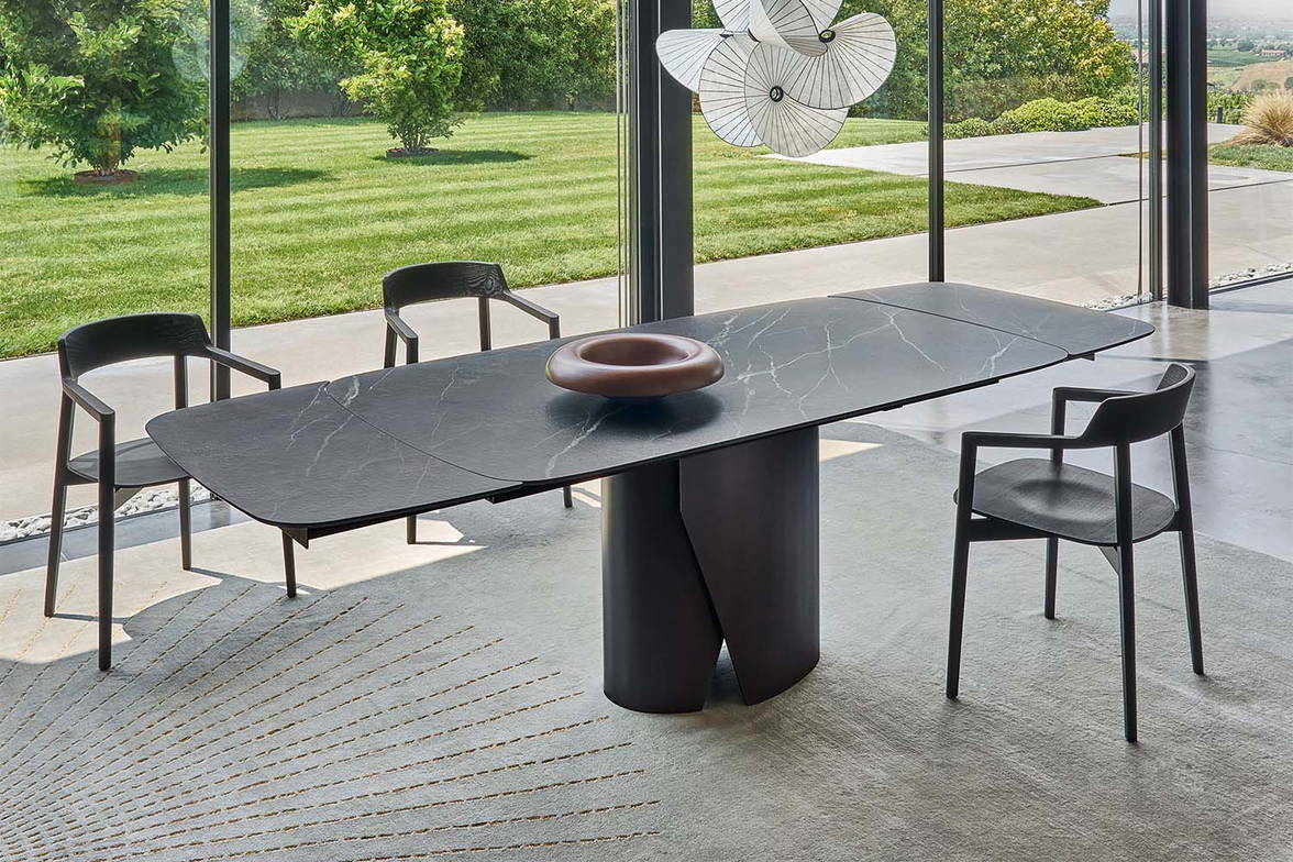 Plug extension dining table with Lena dining chairs by San Giacomo Plug extension dining table with Lena dining chairs by San Giacomo