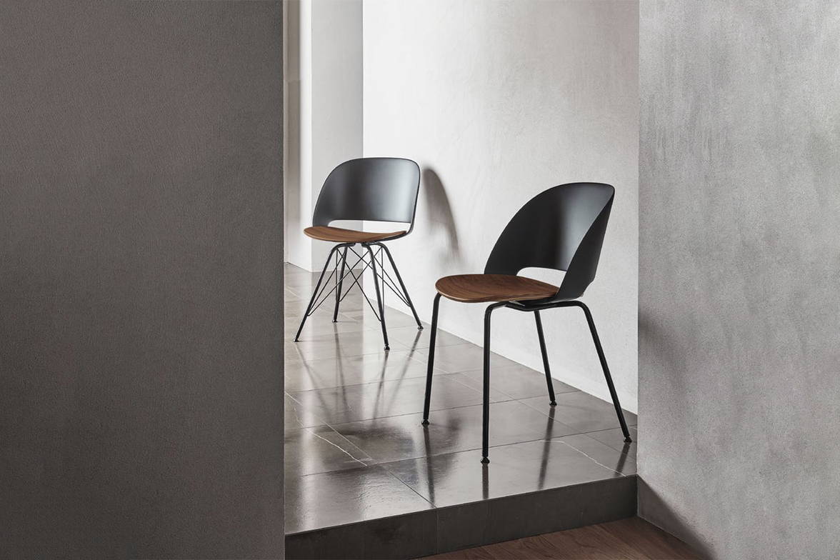 Polo dining chairs available with two different bases Polo dining chairs available with two different bases