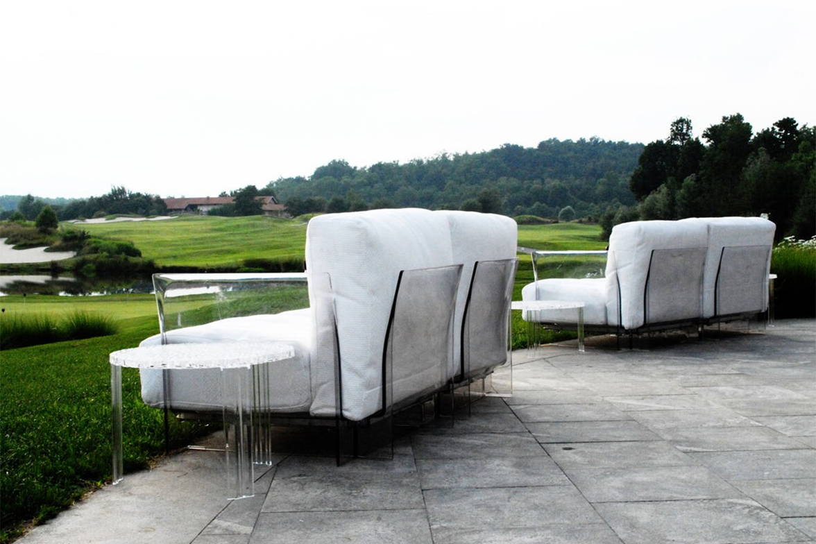 Pop Sofa with the T-Table Coffee Table Pop Sofa with the T-Table Coffee Table