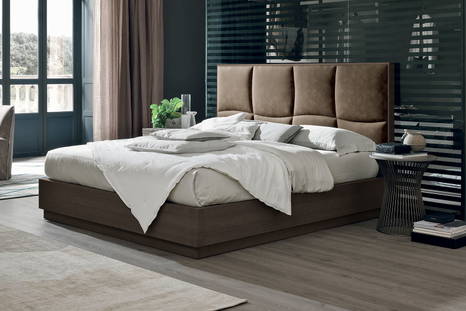 Prestige bed with Vip nightstands