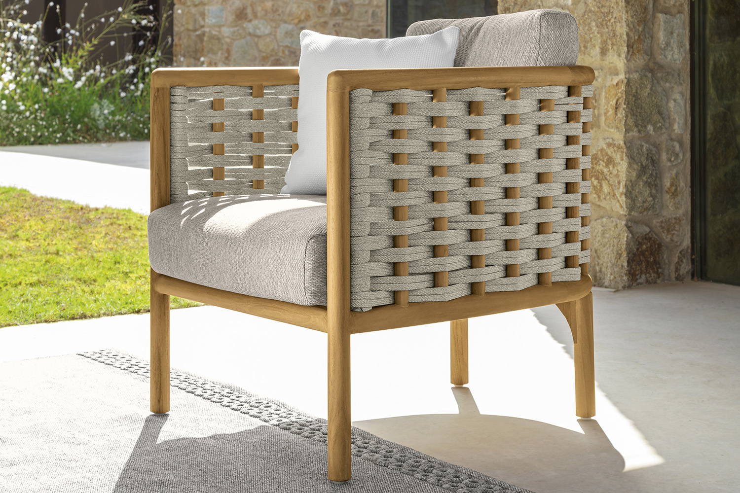 Prichi Lounge Armchair