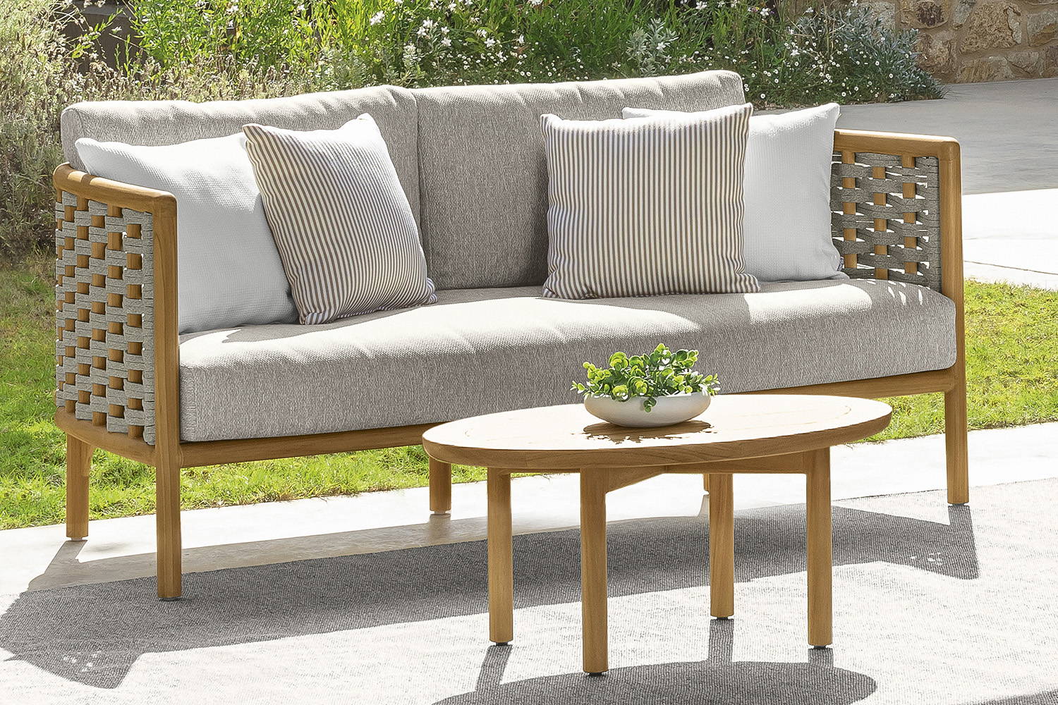Prichi Sofa