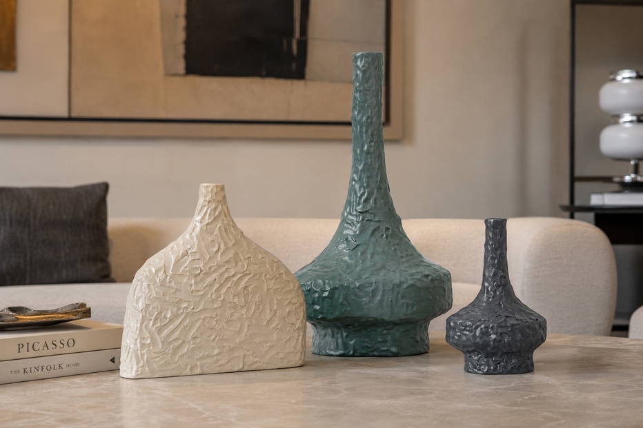Primitivi Vases in modern home