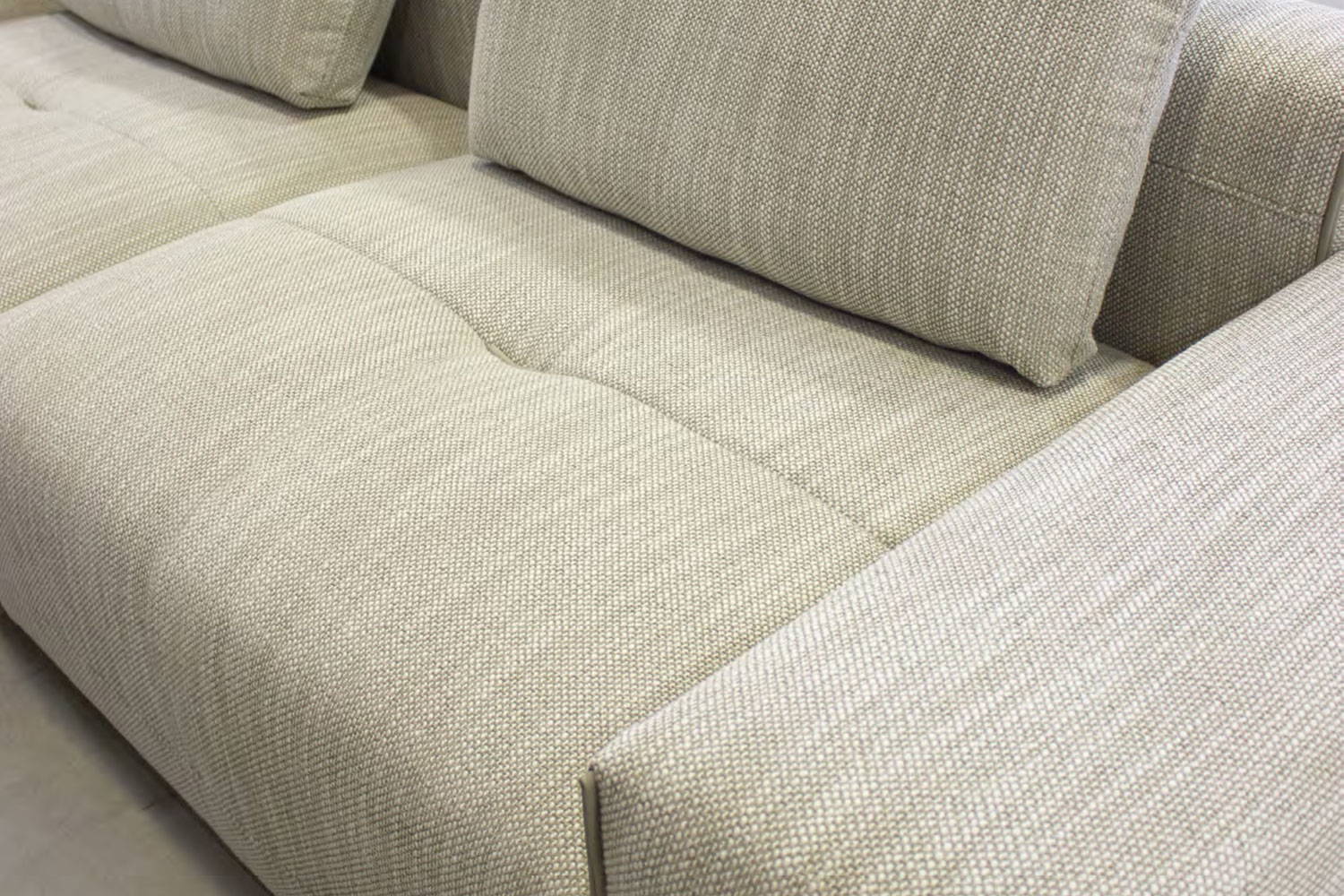Puzzle XL Sofa by Gamma Arredamenti | room service 360°