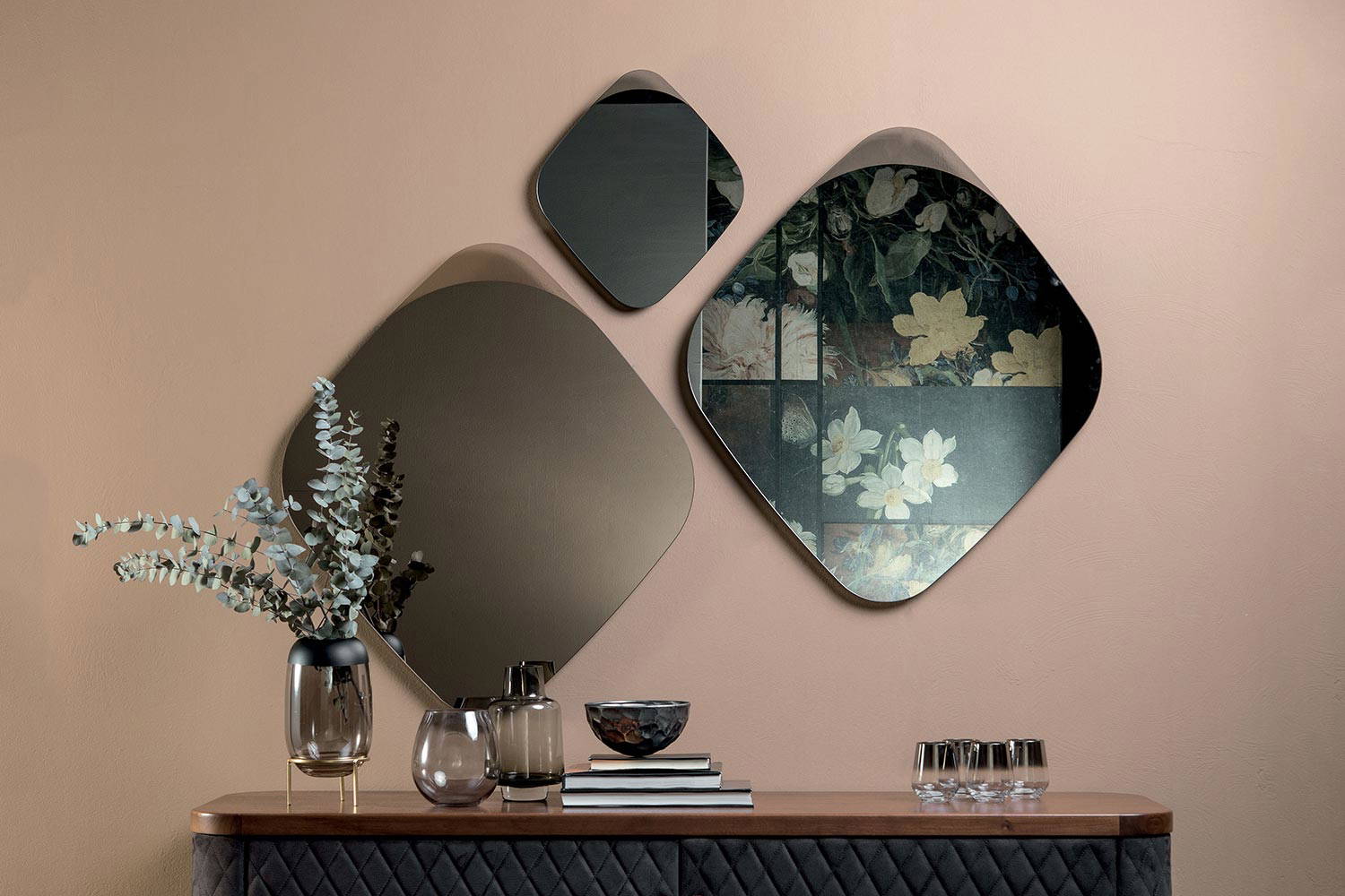 Python mirrors by Tonin Casa