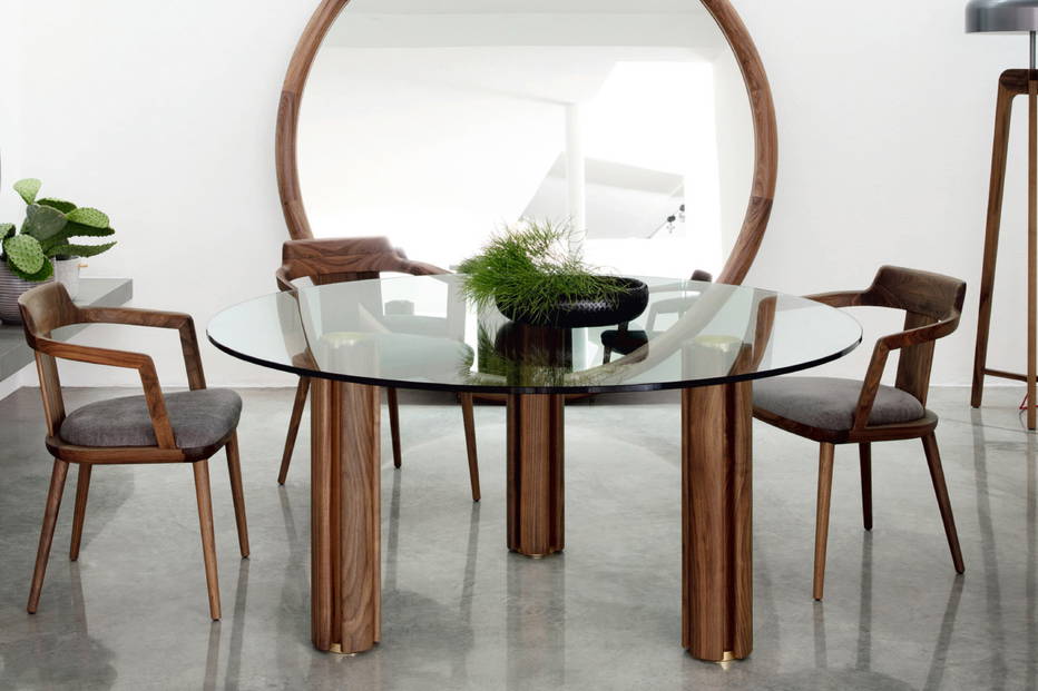 Quadrifoglio dining table with round top and Canaletto walnut base