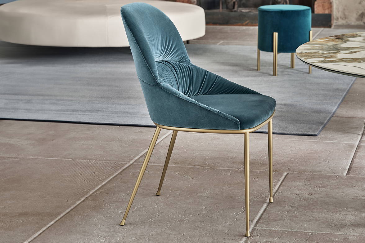 Queen dining chair designed by Pocci & Dondoli for Bontempi Casa Queen dining chair designed by Pocci & Dondoli for Bontempi Casa