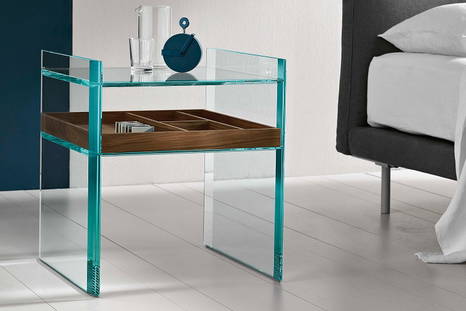 Quiller side table with Canaletto walnut shelf
