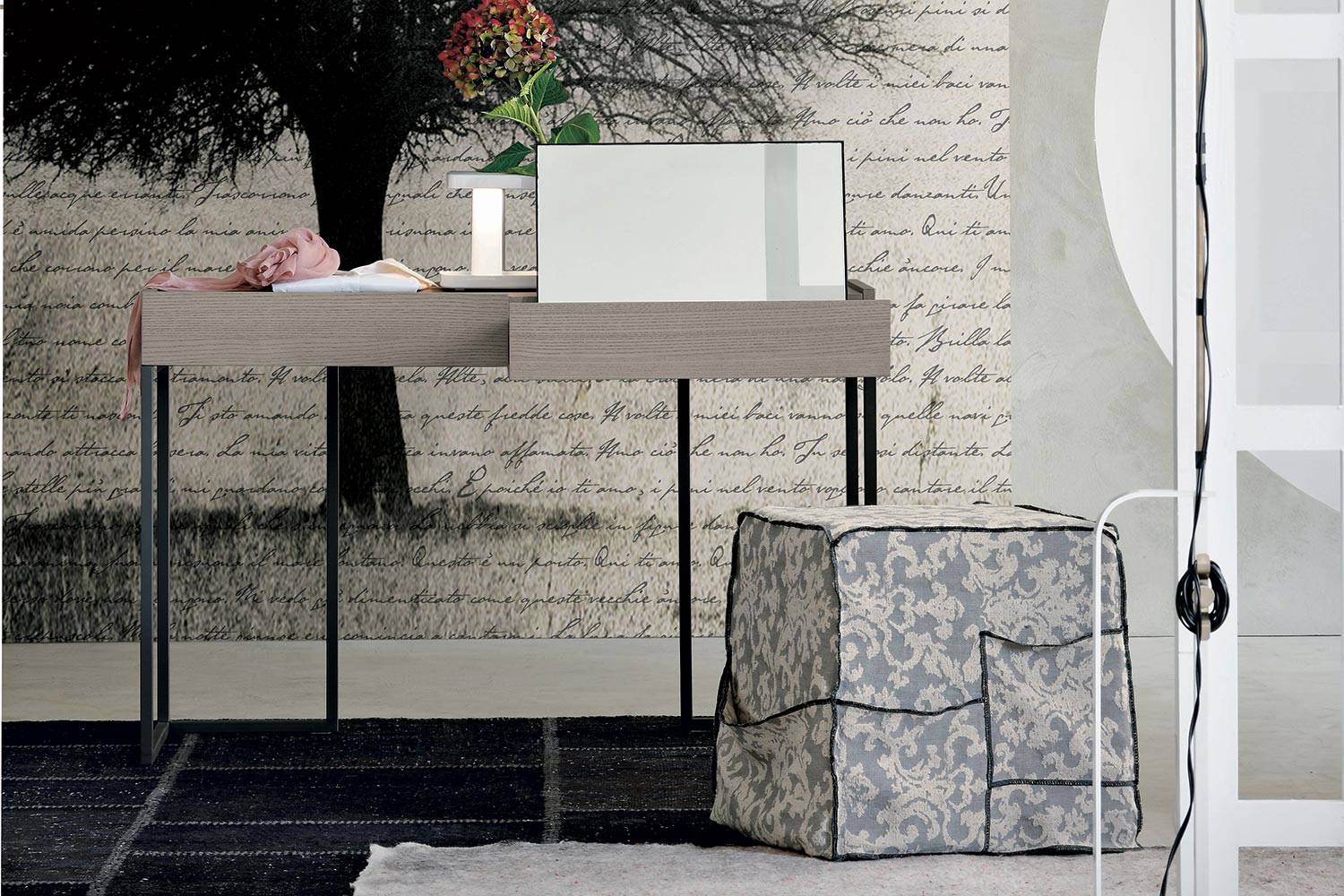 Replay Vanity Table
