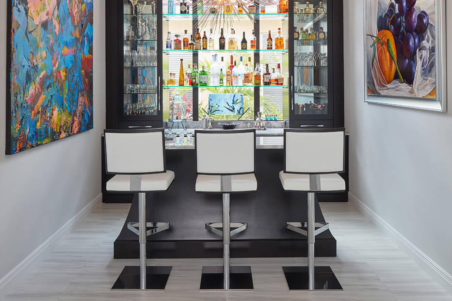 Resort-1 Adjustable Bar Stool