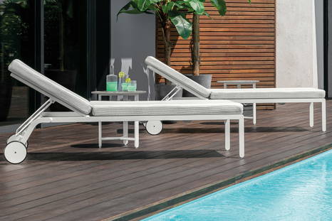 Riviera chaise lounge by Talenti