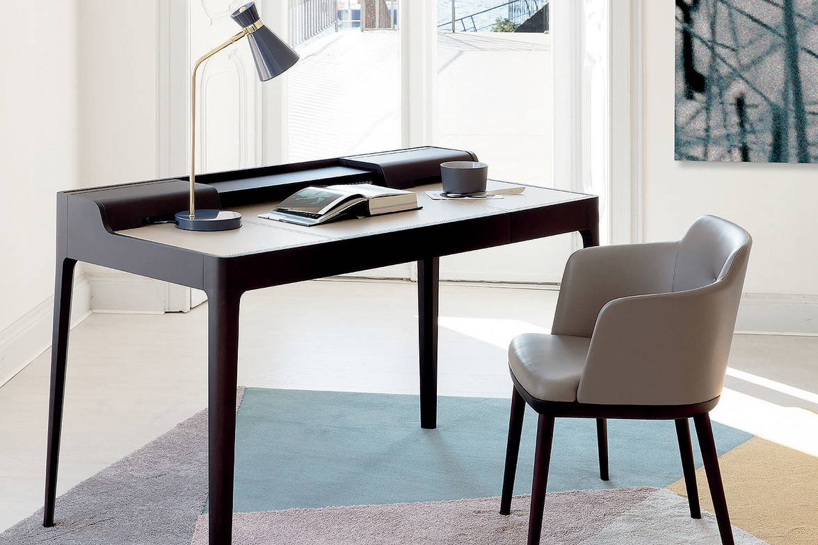 Saffo leather office desk with Celine armchair by Porada Saffo leather office desk with Celine armchair by Porada