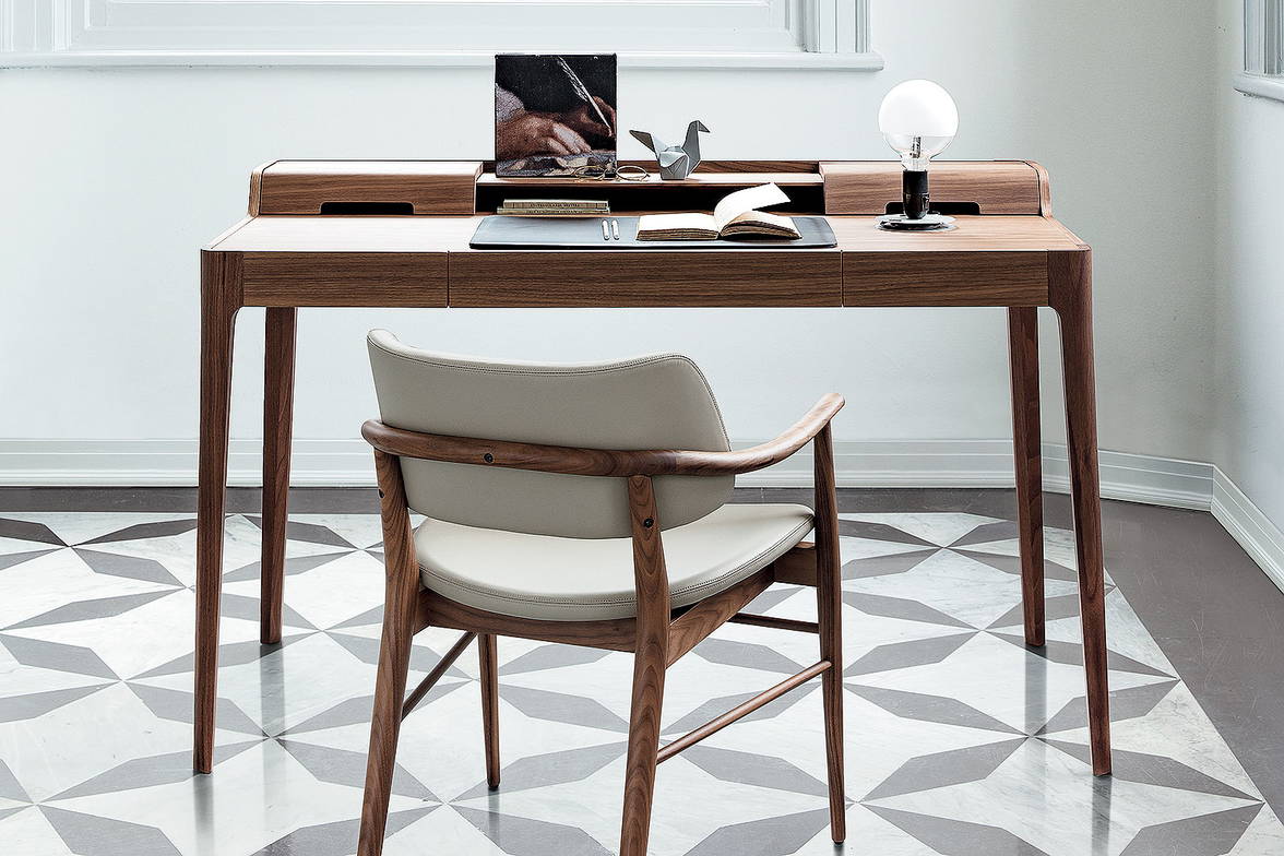 Saffo office desk with Nissa dining chair by Porada Saffo office desk with Nissa dining chair by Porada