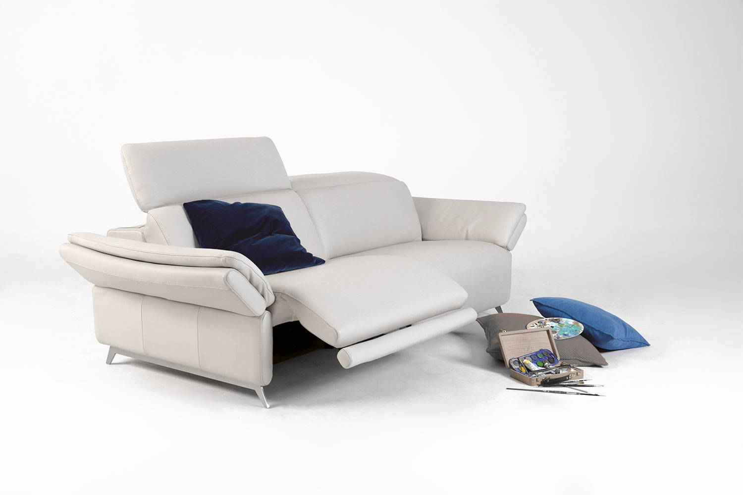 Salina recliner sofa by Nicoline Italia