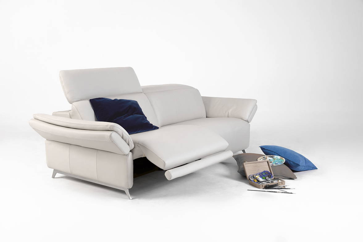 Salina recliner sofa by Nicoline Italia Salina recliner sofa by Nicoline Italia