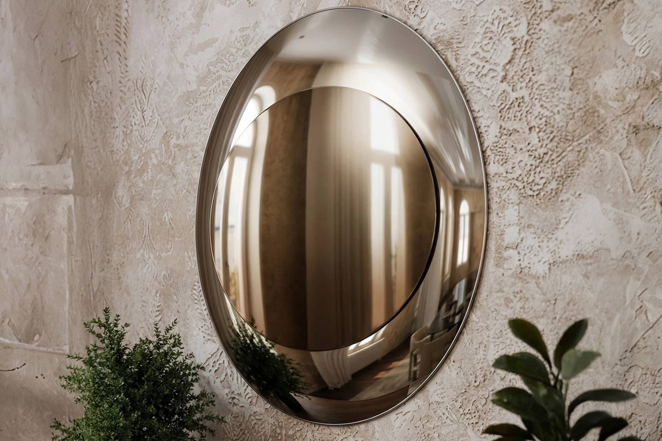 Scudo Mirror, closer view