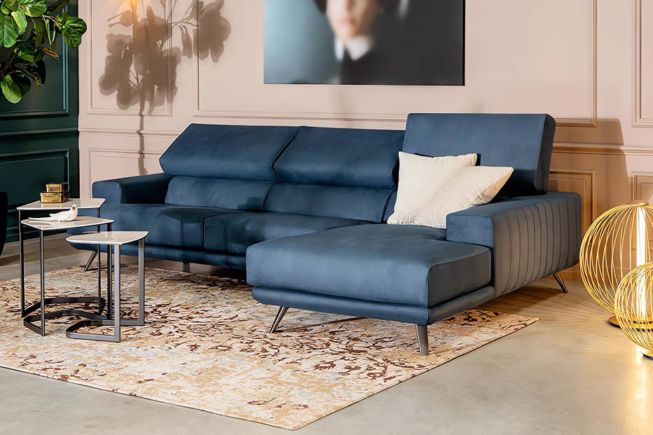 Sebastian Sectional Sofa with Chaise by Tonin Casa
