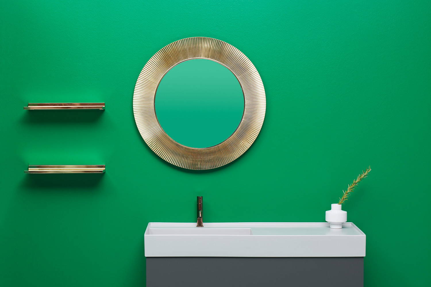 Shelfish Shelf in bronze finish (top) and gold finish (bottom) with the All Saints mirror 