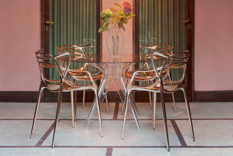 Sir Gio kitchen table with the Masters Dining chairs and Shine vase