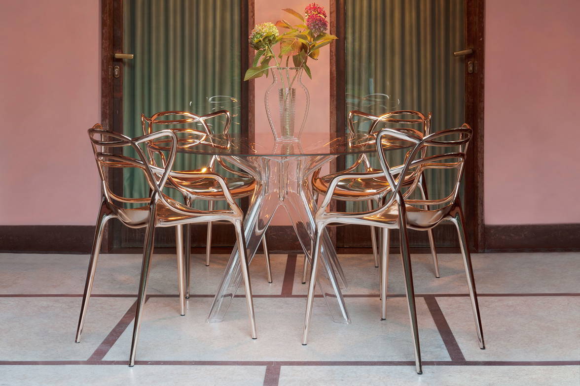 Sir Gio kitchen table with the Masters Dining chairs and Shine vase Sir Gio kitchen table with the Masters Dining chairs and Shine vase