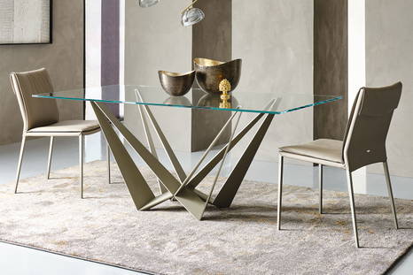 The Skorpio dining table with Isabel dining chairs.