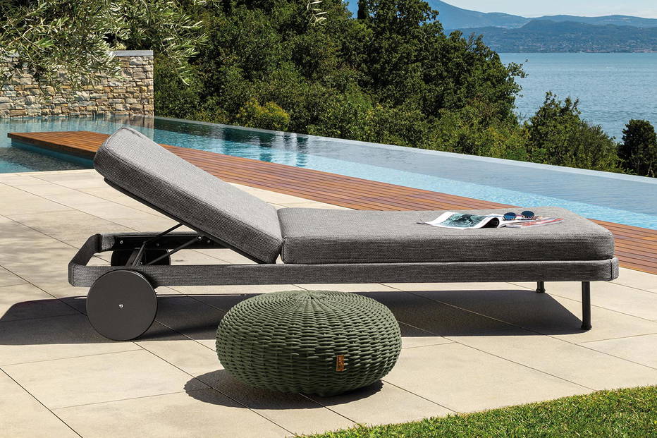 Slam chaise lounges by Talenti