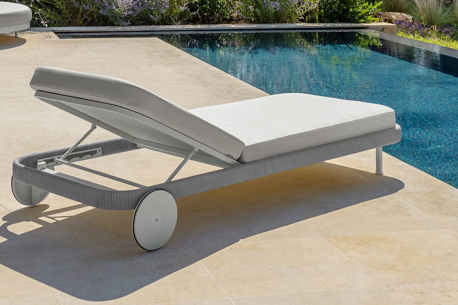 Slam rope chaise lounge by Talenti