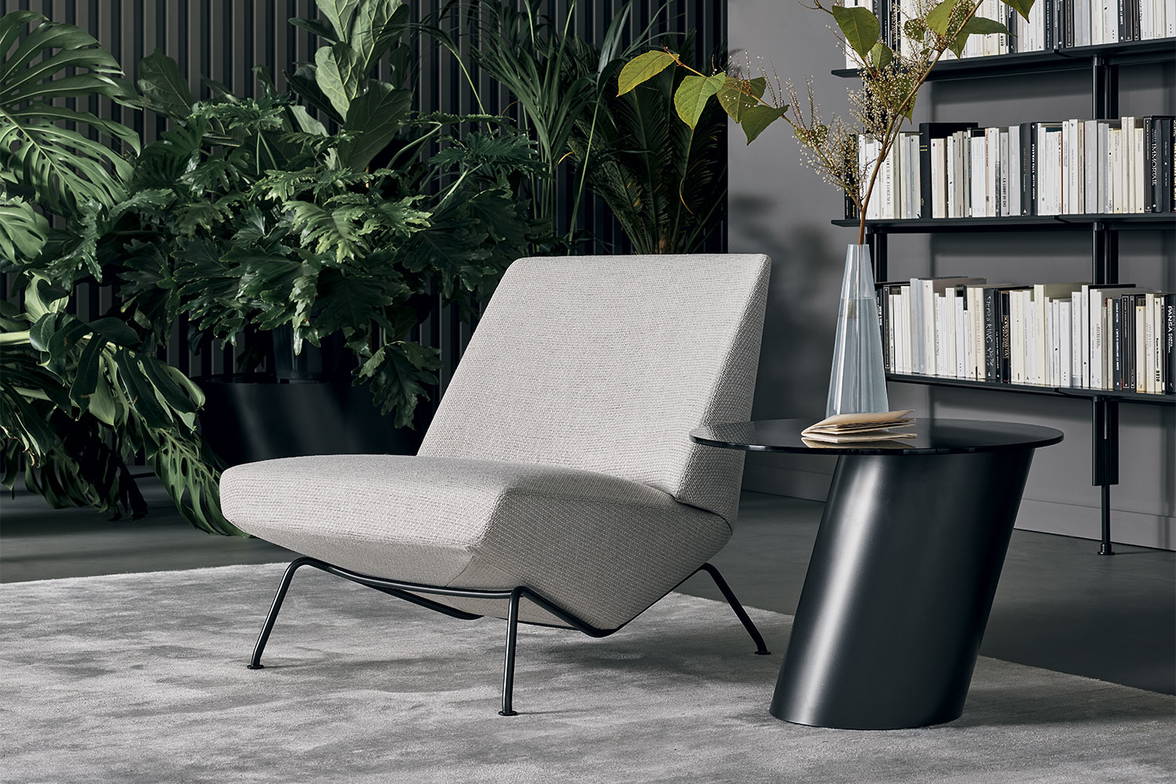 The Sleek chair by Mauro Lipparini for Bonaldo. The Sleek chair by Mauro Lipparini for Bonaldo.