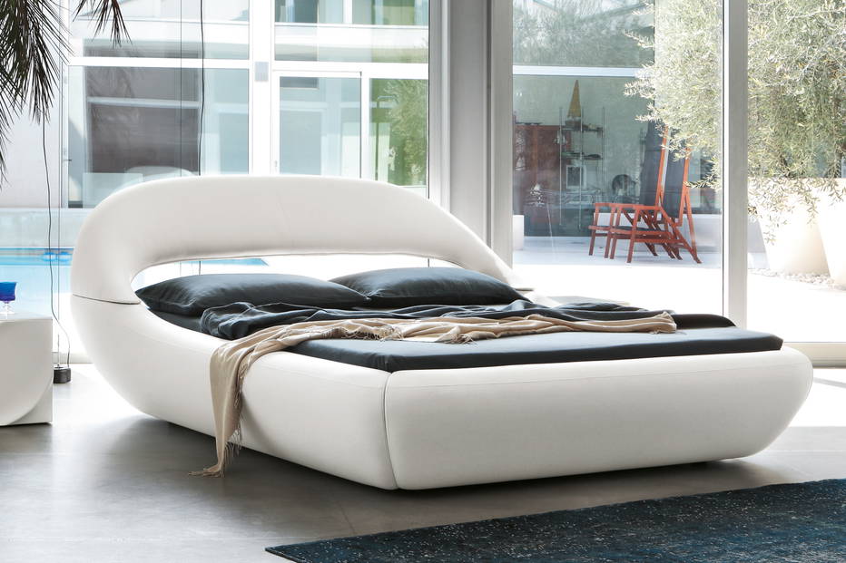Sleepy Bed, closer view