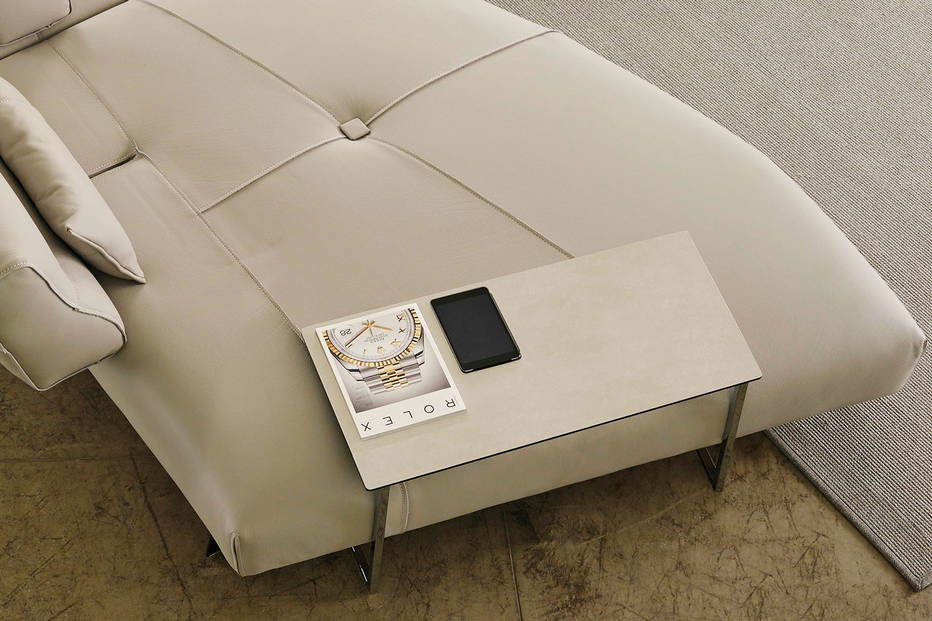 Smart wide end table by Gamma Arredamenti