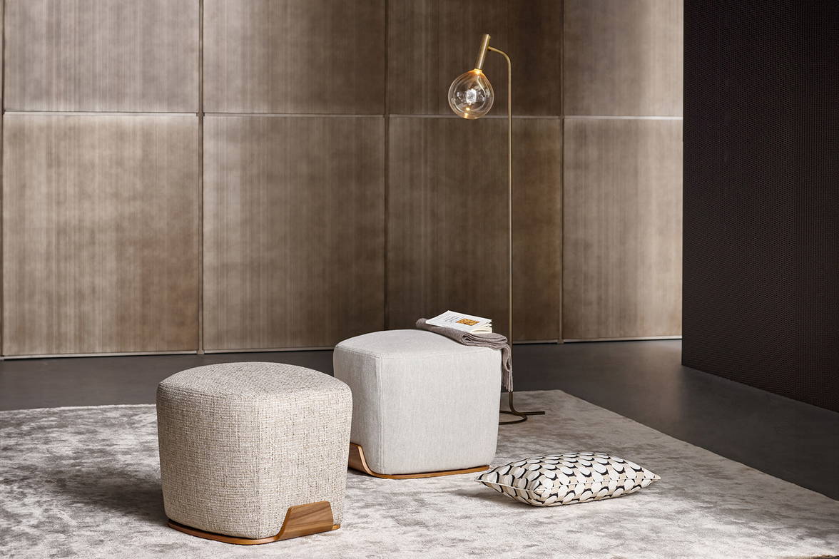The Sofi floor lamp with the Olos pouf. The Sofi floor lamp with the Olos pouf.