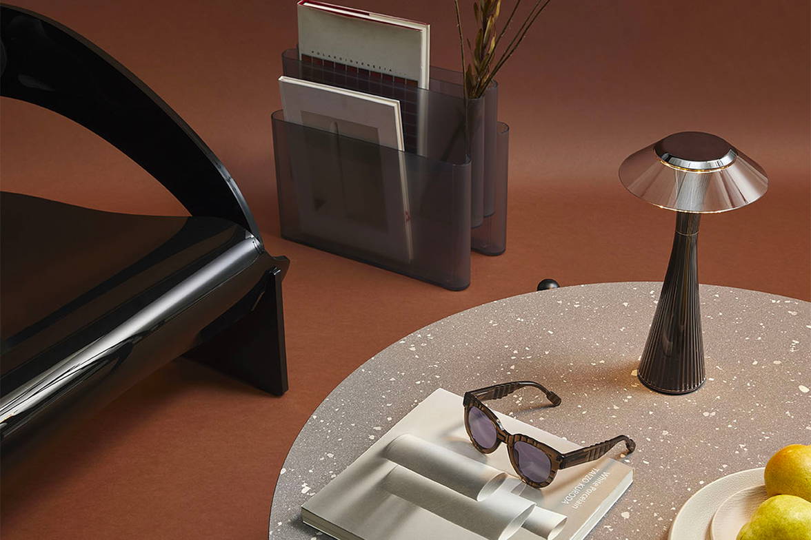 Space table lamp with the Undique Coffee table Space table lamp with the Undique Coffee table