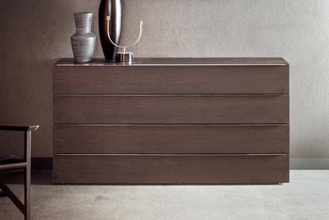 Spazio 4-drawer dresser by Pianca is easily customized 