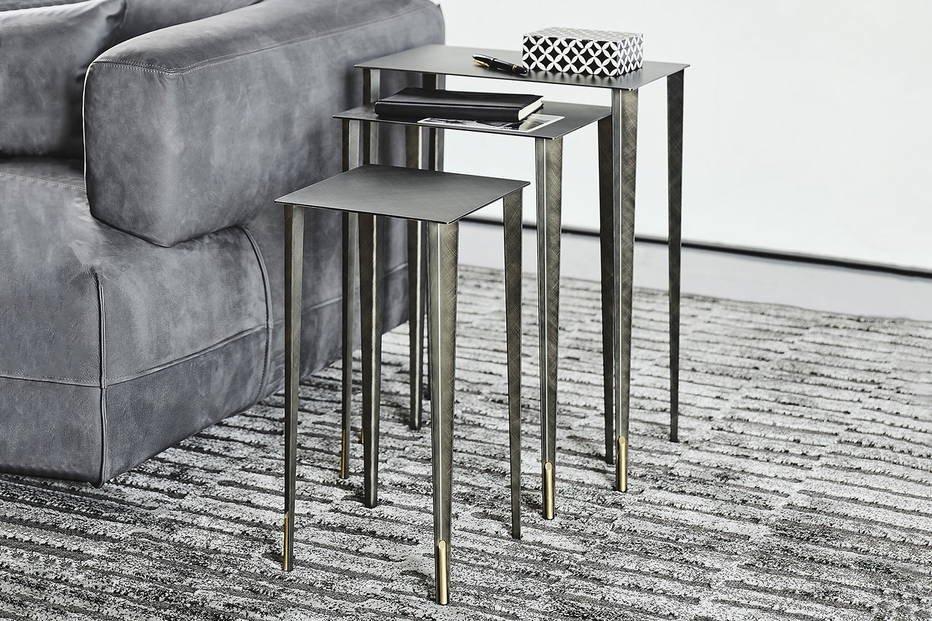 Spillo End Table