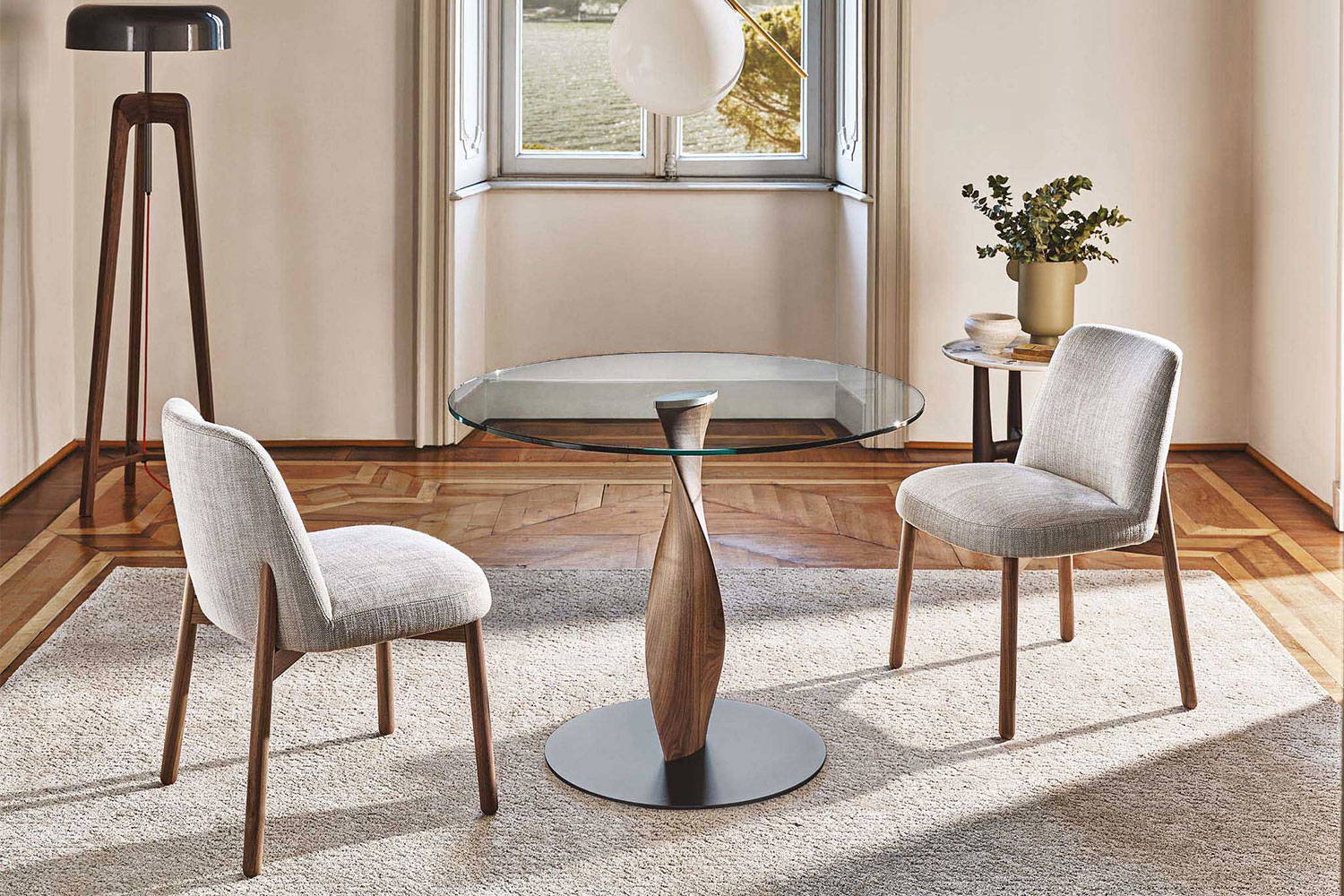 Spin Dining table by Porada.
