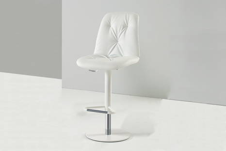 Spring adjustable bar stool by Ingenia Casa
