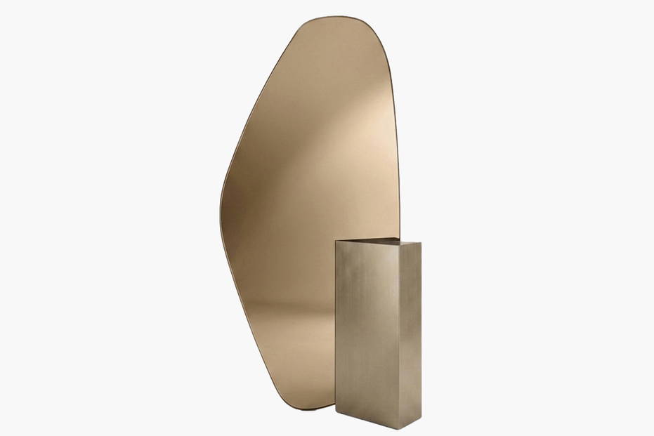 Stele Mirror
