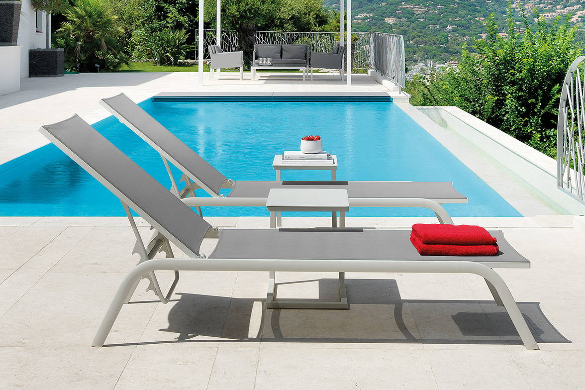 Step chaise lounges by Talenti Step chaise lounges by Talenti