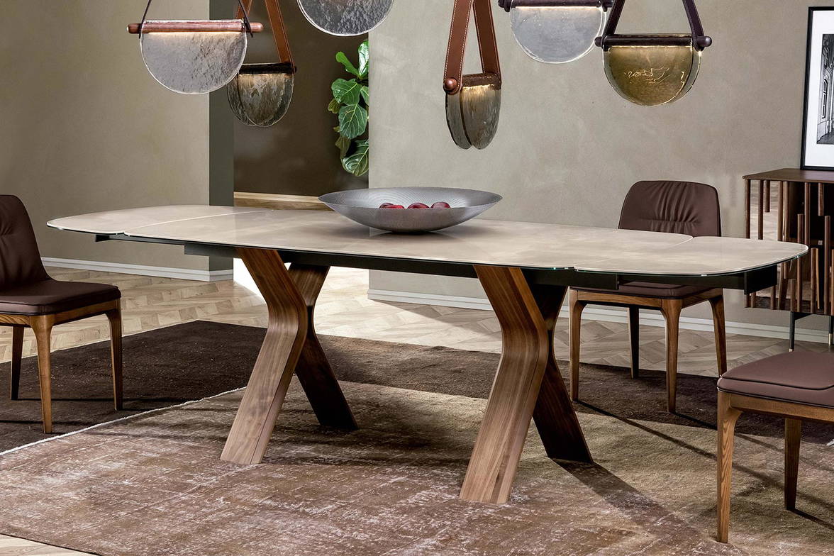 Still barrel extension dining table by Tonin Casa Still barrel extension dining table by Tonin Casa