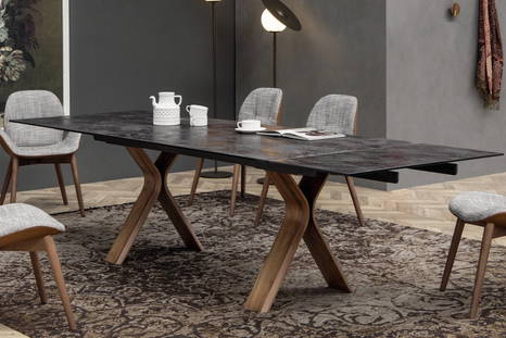 Still extension dining table by Tonin Casa
