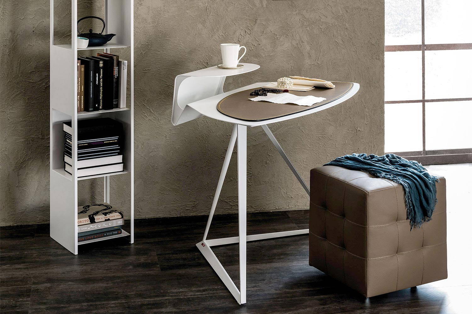 Storm office desk with leather pad by Cattelan Italia