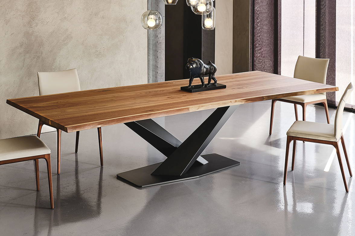 Stratos wood dining table with live edge Canaletto walnut top
Stratos wood dining table with live edge Canaletto walnut top